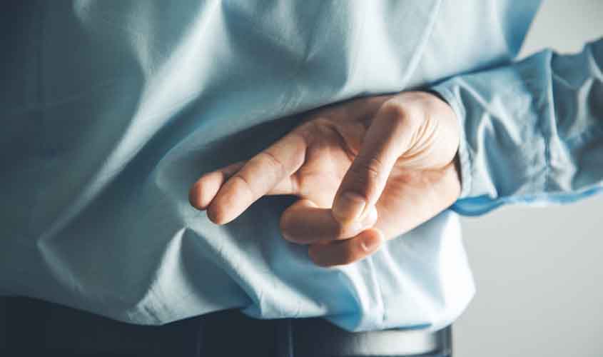 Mantida justa causa de economiário que deu declaração falsa na contratação